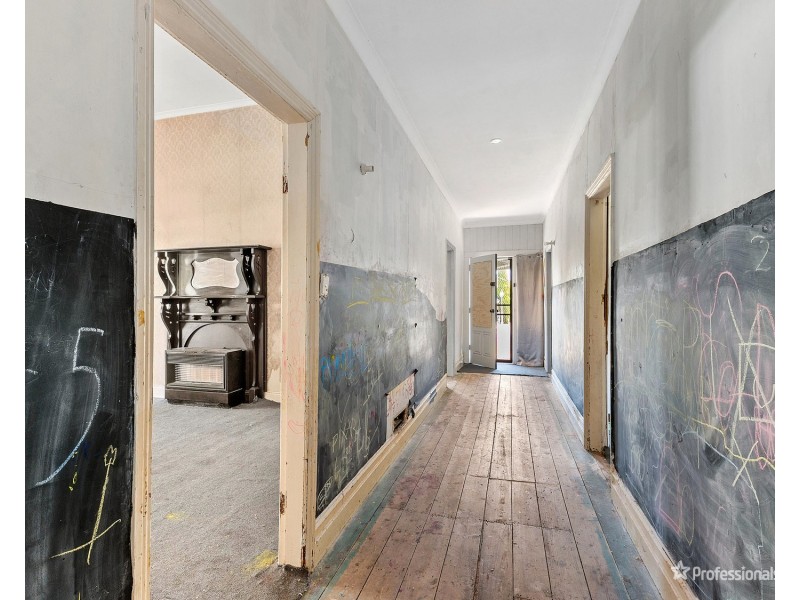 6 Marshall Street, Maryborough VIC 3465