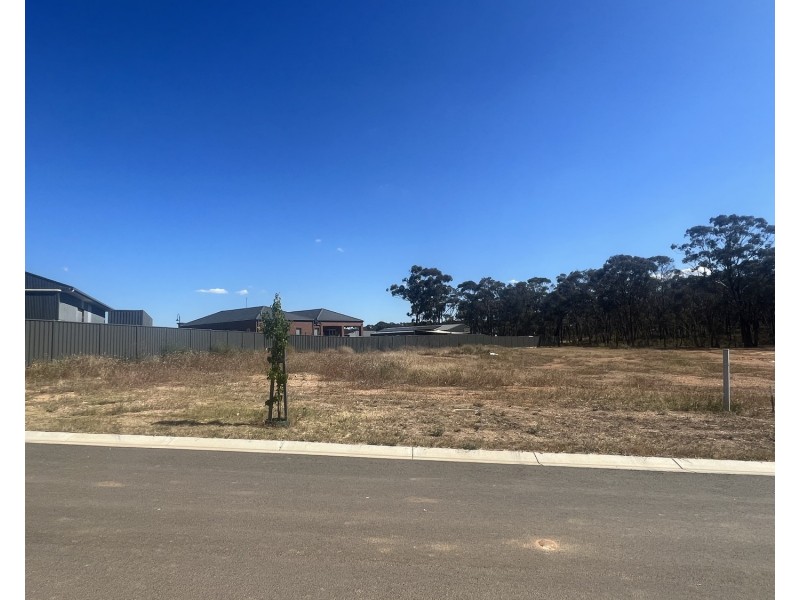 11 Barbara Court, Maryborough VIC 3465