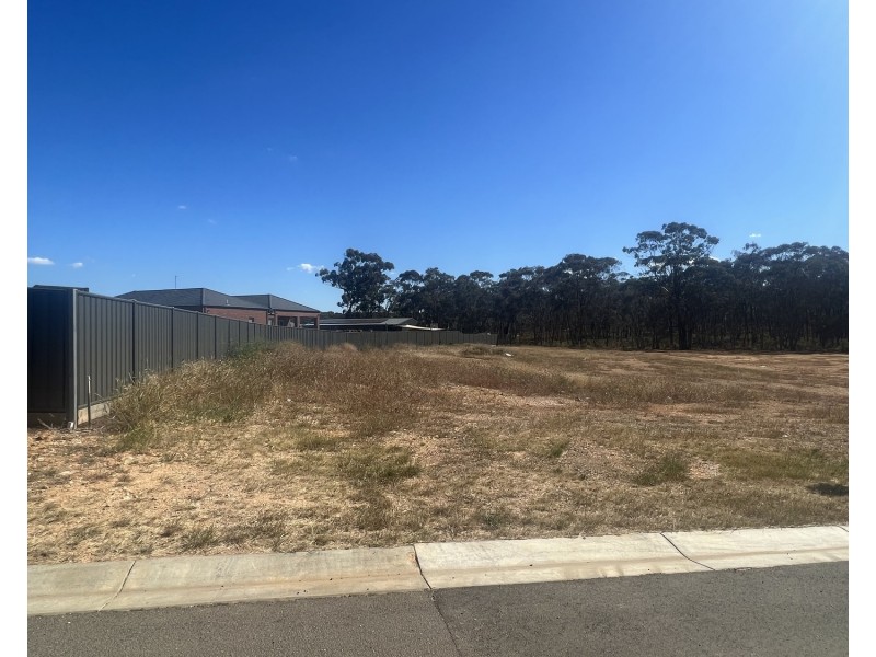 11 Barbara Court, Maryborough VIC 3465