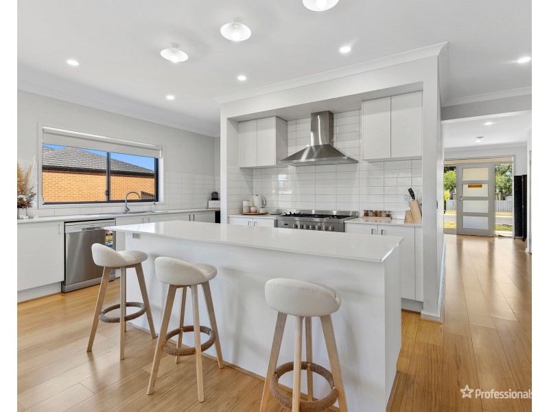 18 Powlett Street, Carisbrook VIC 3464