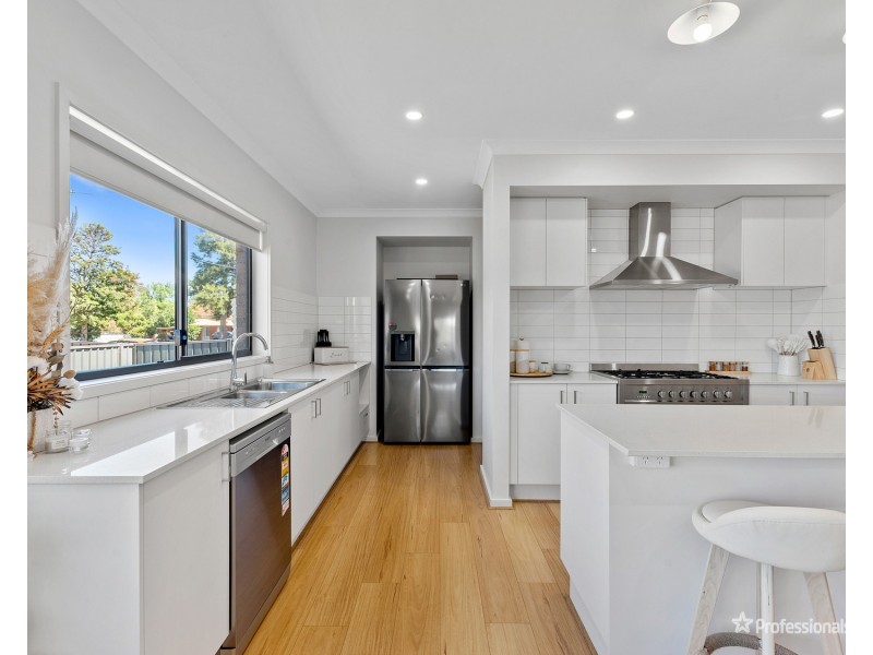 18 Powlett Street, Carisbrook VIC 3464