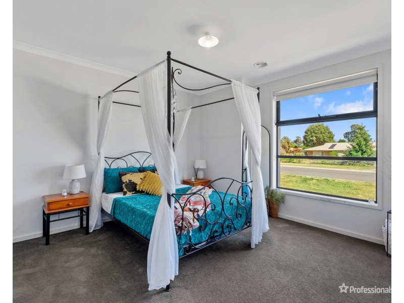18 Powlett Street, Carisbrook VIC 3464