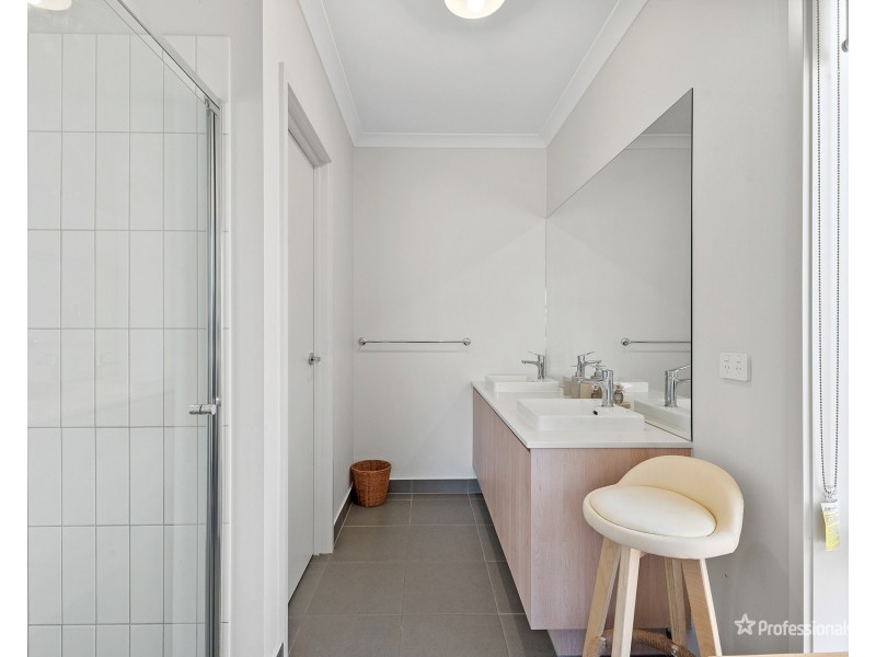 18 Powlett Street, Carisbrook VIC 3464