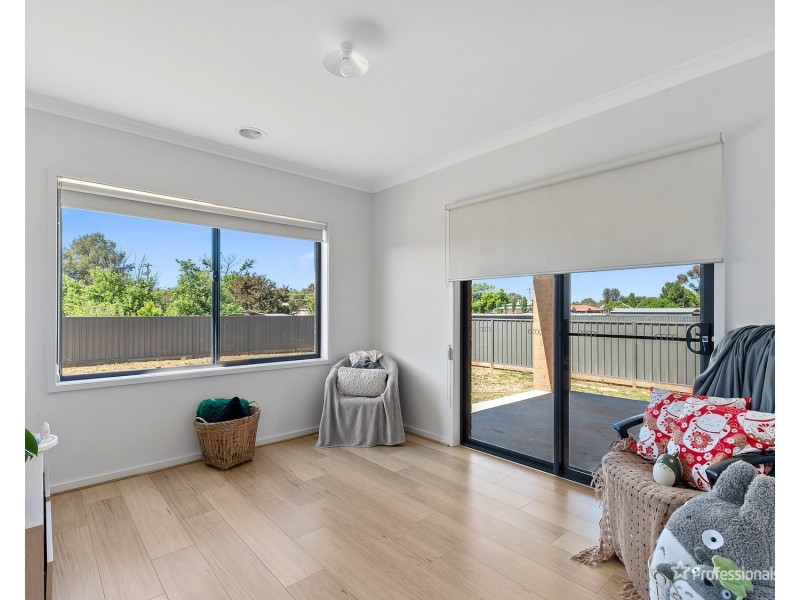 18 Powlett Street, Carisbrook VIC 3464