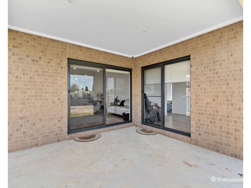 18 Powlett Street, Carisbrook VIC 3464