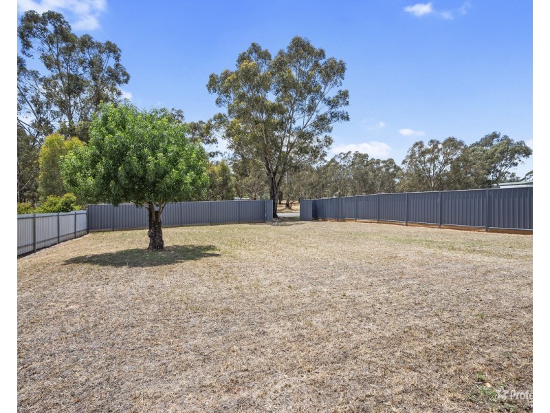 36 Broadway, Dunolly VIC 3472