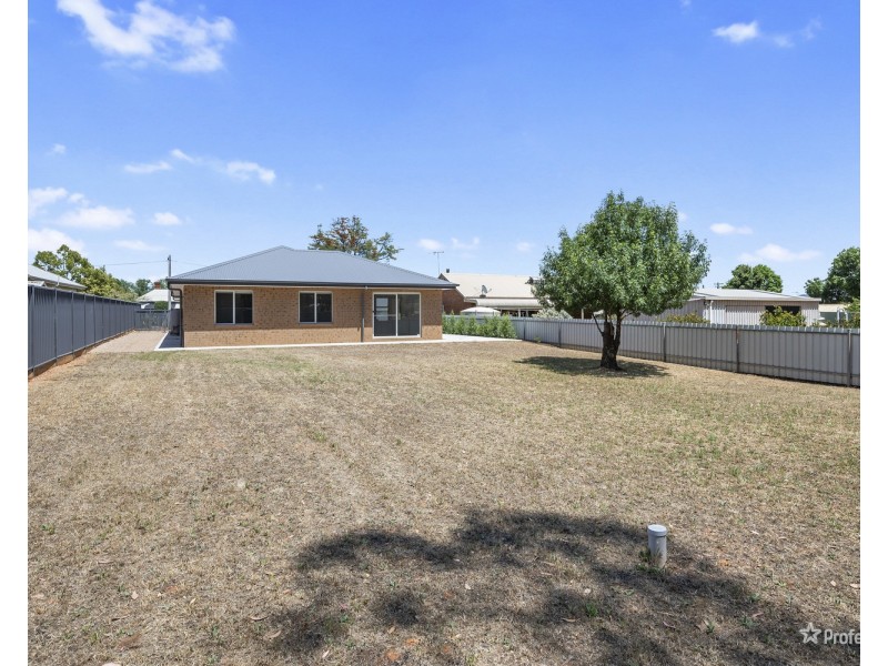 36 Broadway, Dunolly VIC 3472