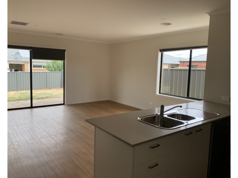 12 Chisholm Street, Maryborough VIC 3465