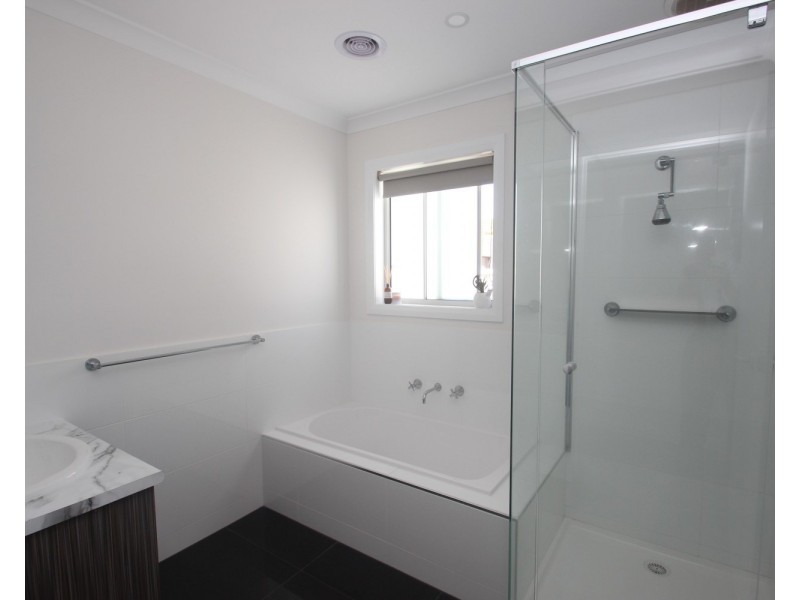 1/11 Higham Street, Maryborough VIC 3465