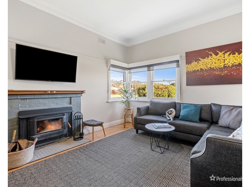 61 Majorca Road, Maryborough VIC 3465