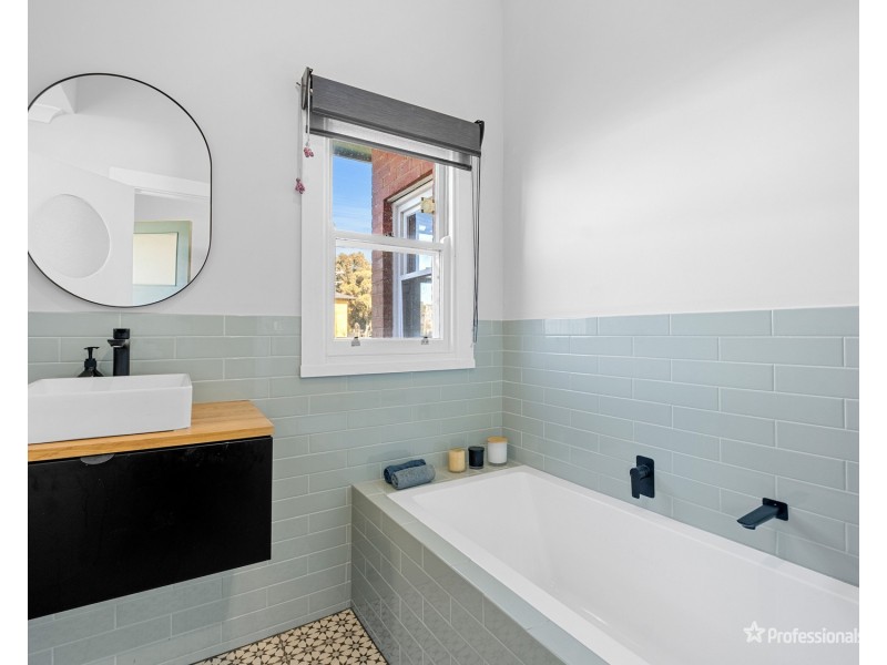 61 Majorca Road, Maryborough VIC 3465