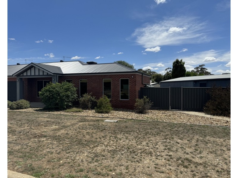 64 Holyrood Street, Maryborough VIC 3465