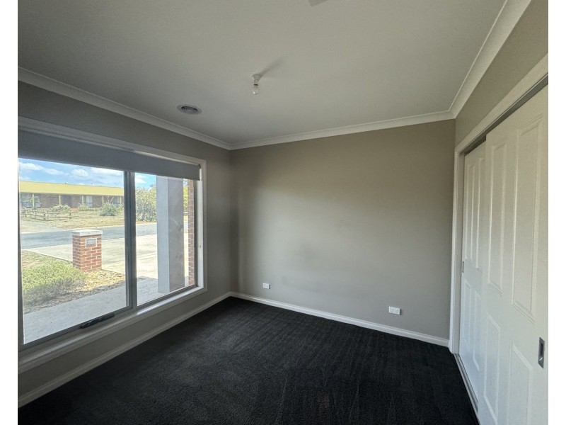 64 Holyrood Street, Maryborough VIC 3465