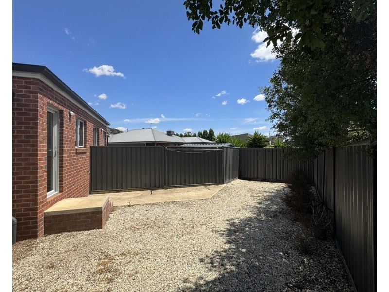 64 Holyrood Street, Maryborough VIC 3465