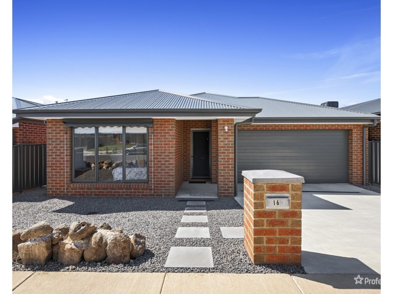 16 Chisholm Street, Maryborough VIC 3465