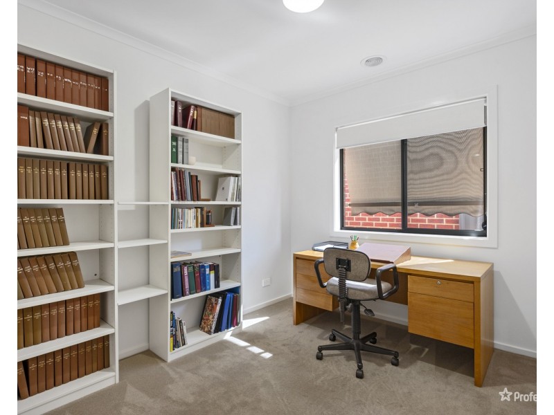 16 Chisholm Street, Maryborough VIC 3465