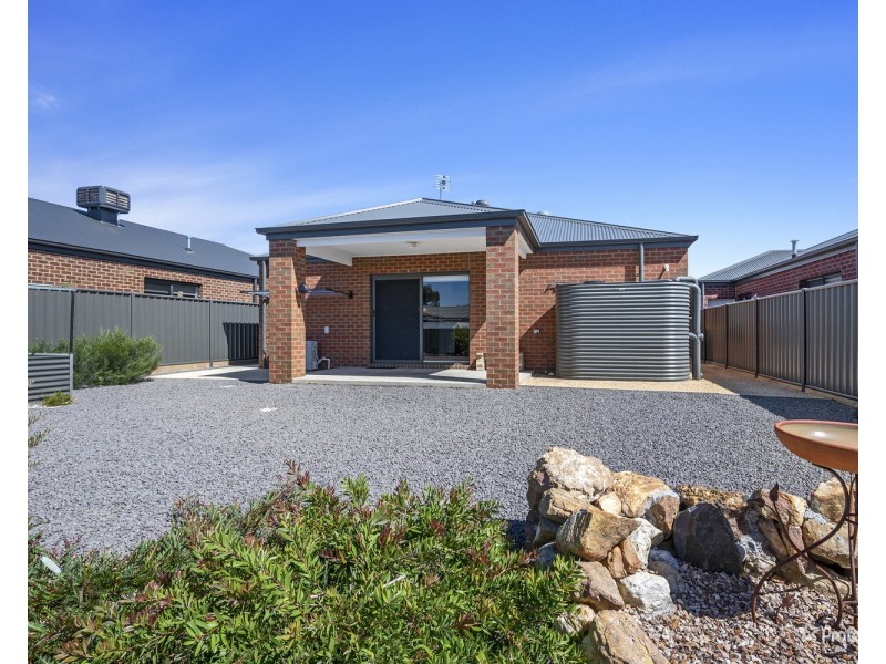 16 Chisholm Street, Maryborough VIC 3465