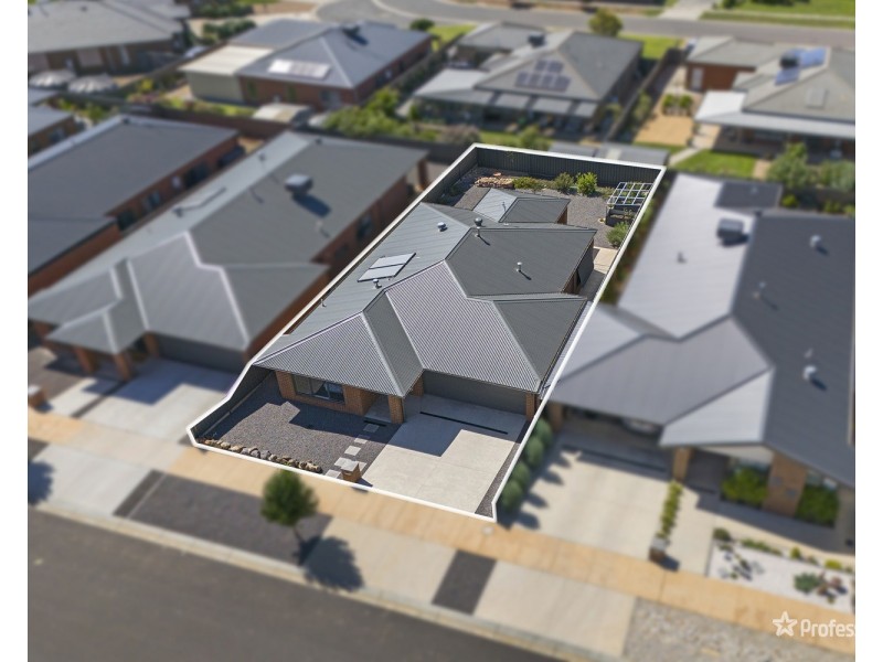 16 Chisholm Street, Maryborough VIC 3465