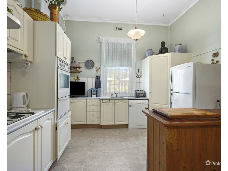 15 Nolan Street, Maryborough VIC 3465