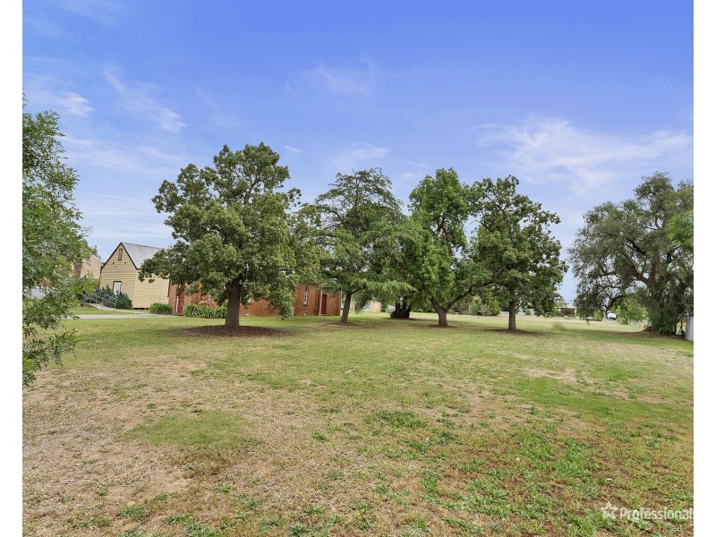 23 McLachlan Street, Carisbrook VIC 3464