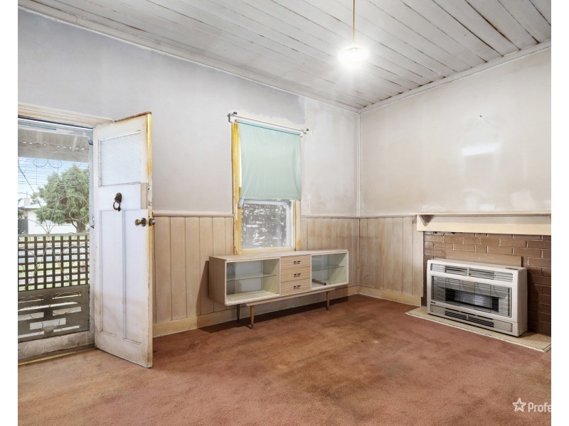 104  Loch Street, Maryborough VIC 3465