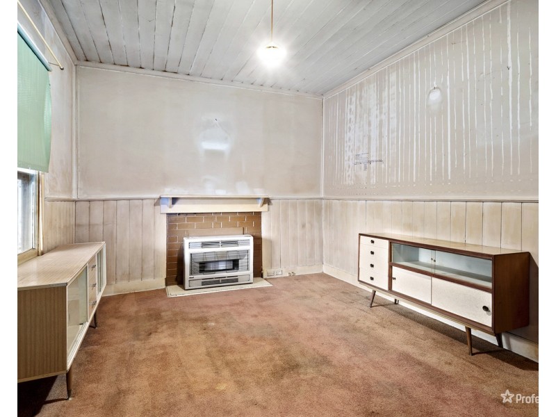 104  Loch Street, Maryborough VIC 3465