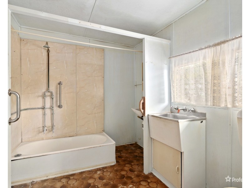 104  Loch Street, Maryborough VIC 3465