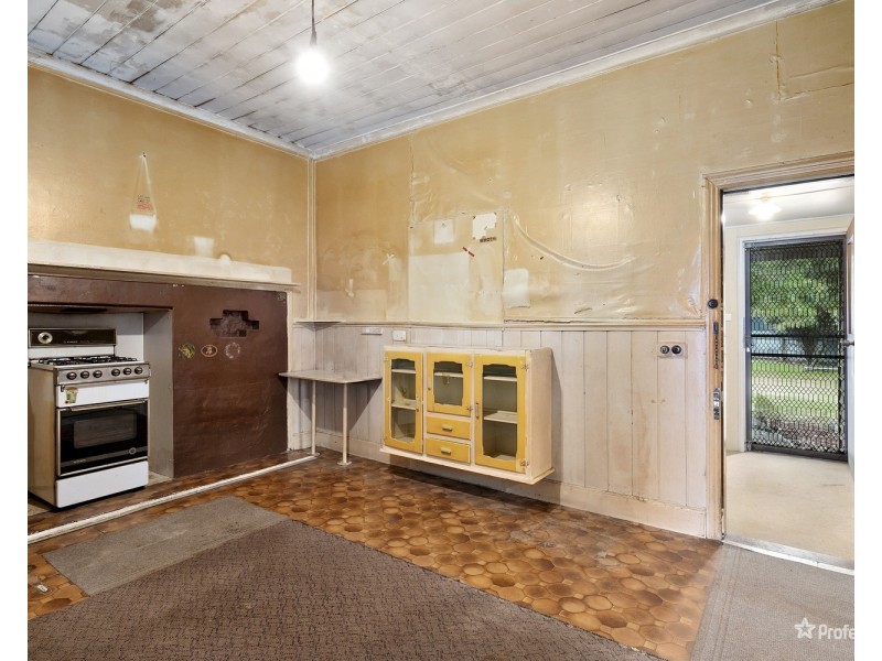 104  Loch Street, Maryborough VIC 3465