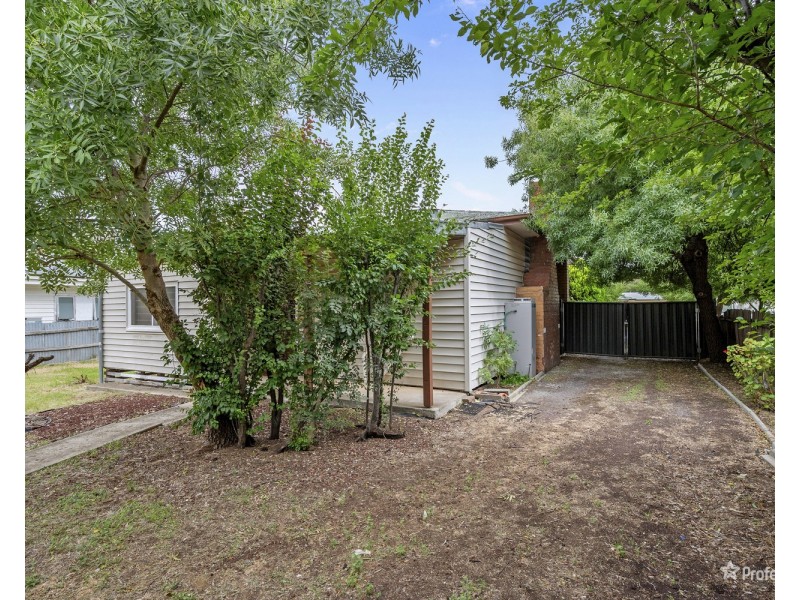 104  Loch Street, Maryborough VIC 3465