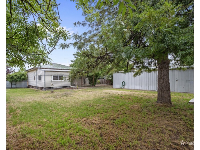 104  Loch Street, Maryborough VIC 3465