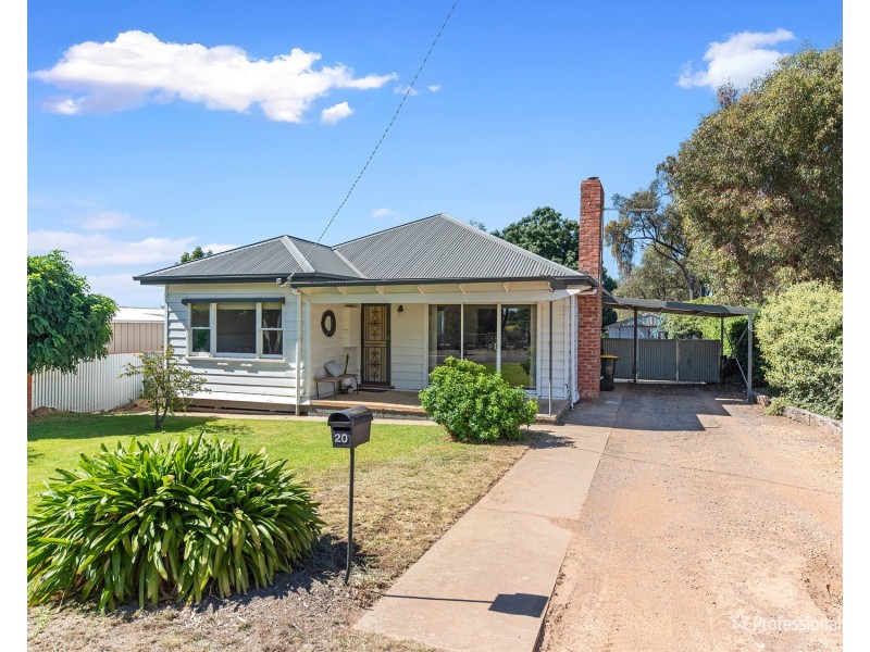 20 Waters Street, Maryborough VIC 3465