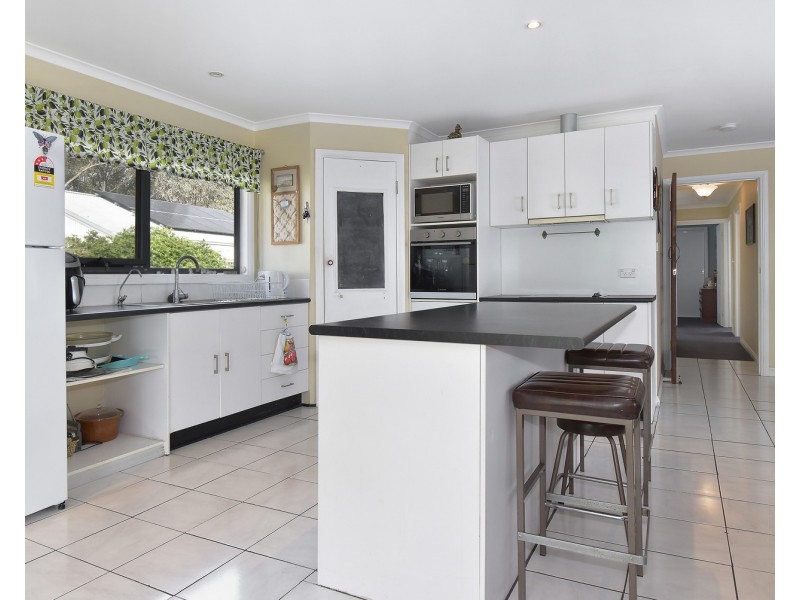 63 Charles Street, Avoca VIC 3467