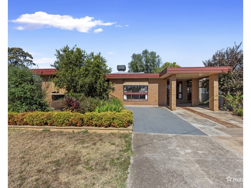8 Fuller Street, Maryborough VIC 3465
