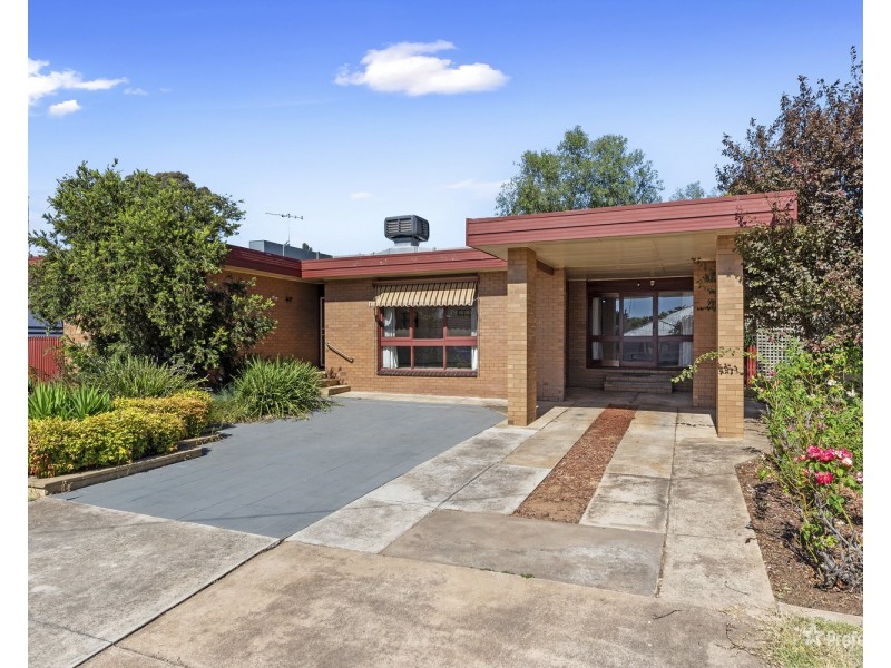 8 Fuller Street, Maryborough VIC 3465