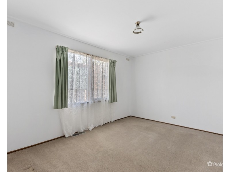 8 Fuller Street, Maryborough VIC 3465