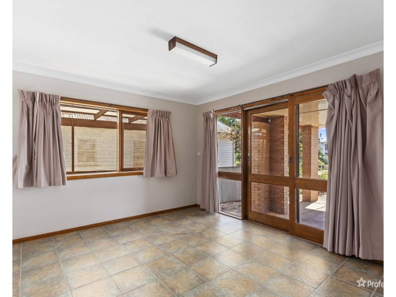 8 Fuller Street, Maryborough VIC 3465