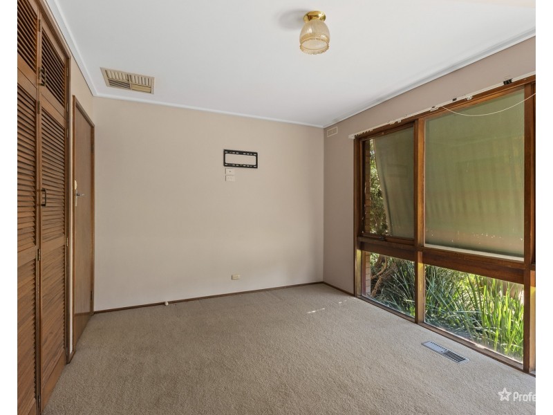 8 Fuller Street, Maryborough VIC 3465