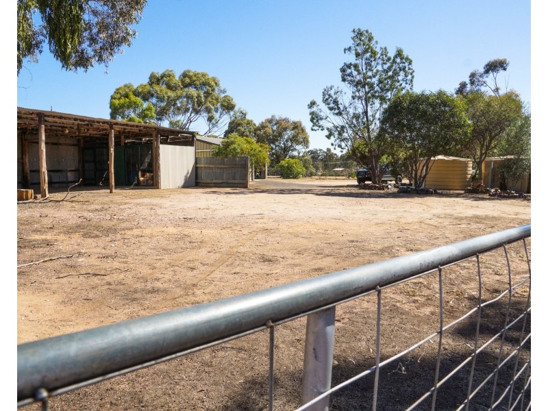 65 Denyers Road, Bowenvale VIC 3465