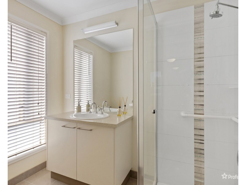 9 Inland Court, Maryborough VIC 3465