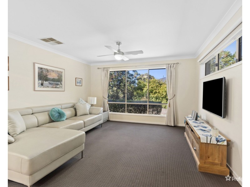 9 Inland Court, Maryborough VIC 3465