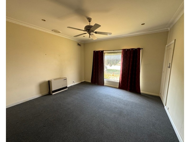 26 Tullaroop Road, Maryborough VIC 3465