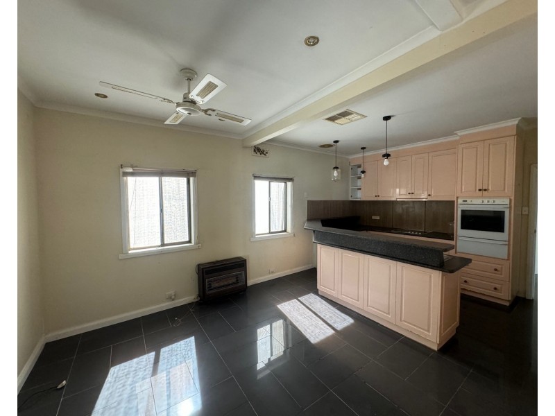 26 Tullaroop Road, Maryborough VIC 3465