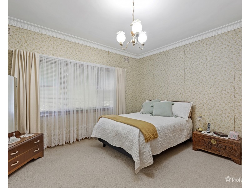 10 Barr Street, Maryborough VIC 3465