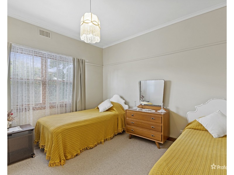 10 Barr Street, Maryborough VIC 3465