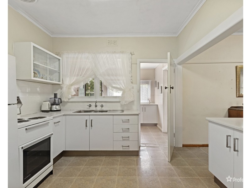 10 Barr Street, Maryborough VIC 3465