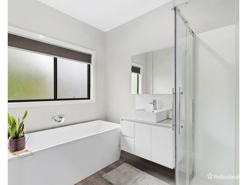 22 McLachlan Street, Carisbrook VIC 3464