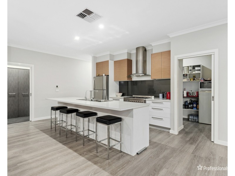 22 McLachlan Street, Carisbrook VIC 3464