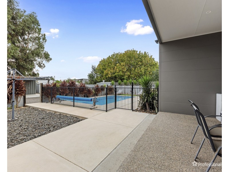 22 McLachlan Street, Carisbrook VIC 3464