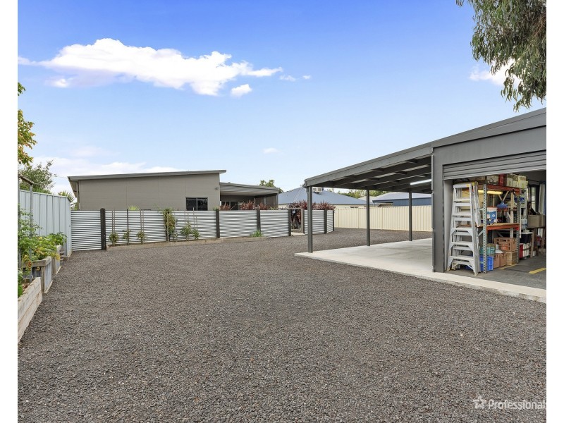 22 McLachlan Street, Carisbrook VIC 3464