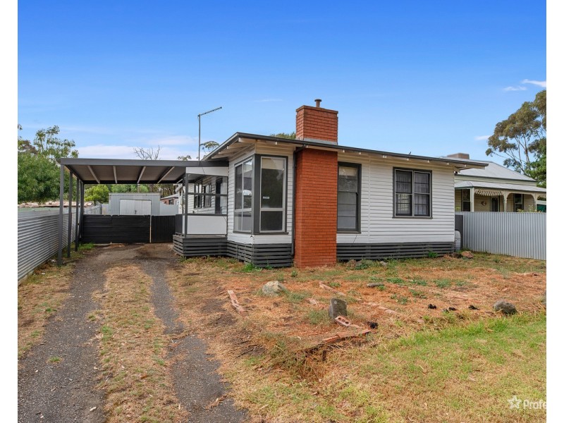 51 Derby Road, Maryborough VIC 3465